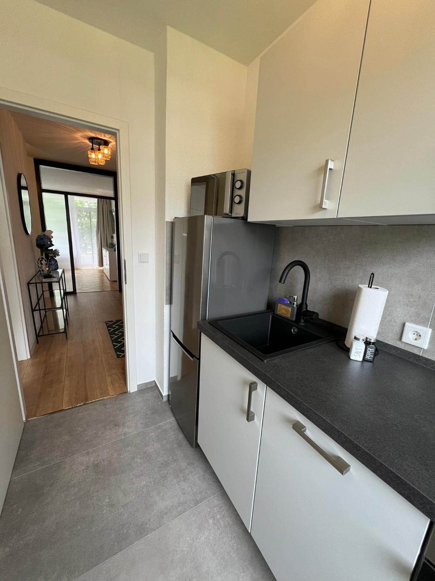 W&D Living - Fewo Kleines Italien Mit Parkplatz Und Balkon Celle Exterior photo