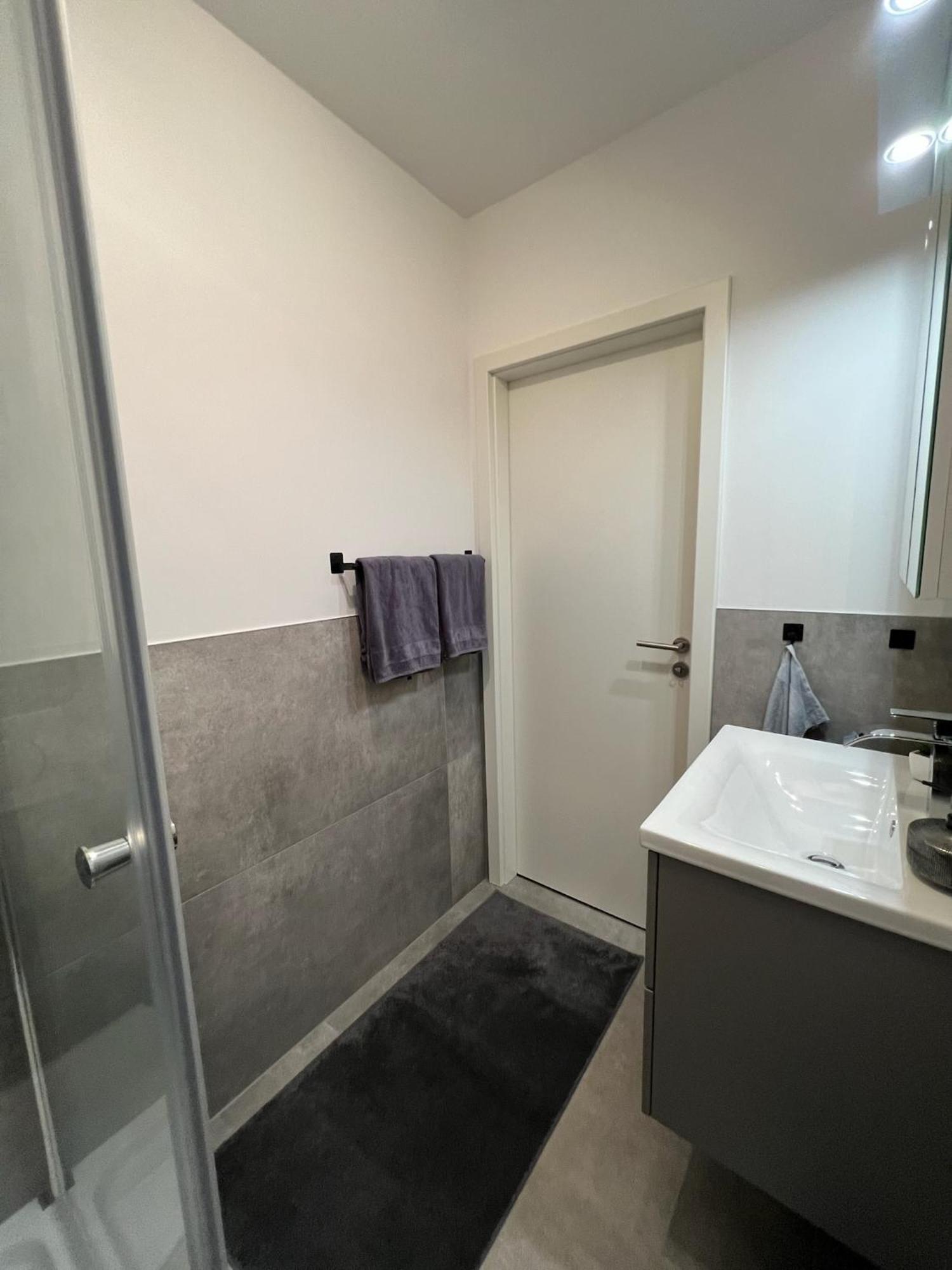 W&D Living - Fewo Kleines Italien Mit Parkplatz Und Balkon Celle Exterior photo
