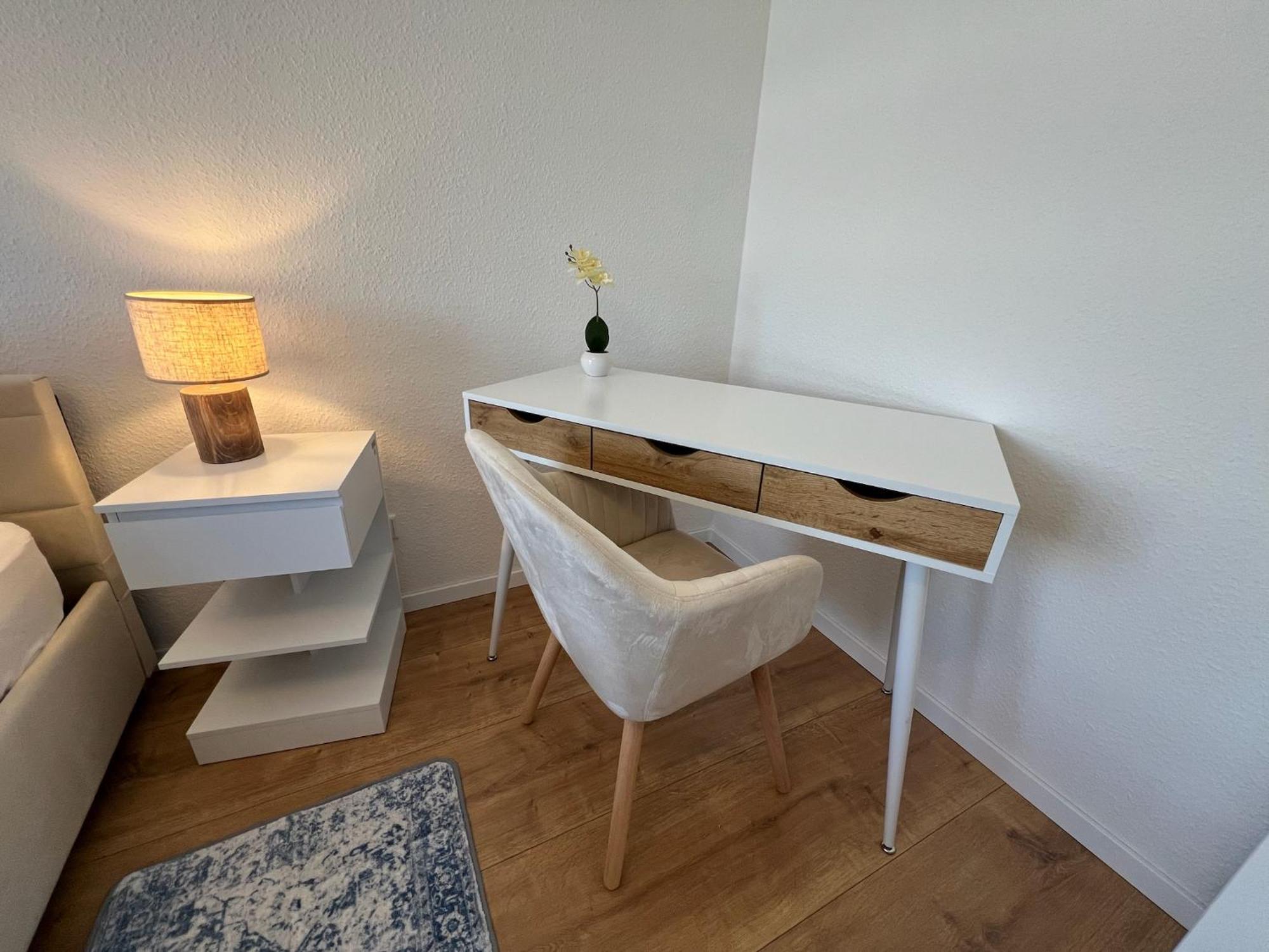 W&D Living - Fewo Kleines Italien Mit Parkplatz Und Balkon Celle Exterior photo